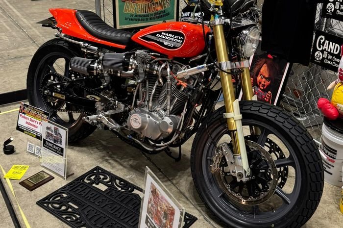 Pickers Service di Yokohama Hot Rod Custom Show Serahkan Penghargaan ke Modifikasi Motor Karya Builder Jepang