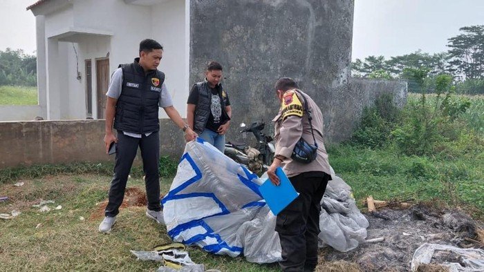 Balon Udara Liar Nyangkut di Jaringan Listrik Bikin Mati Lampu di Pekalongan