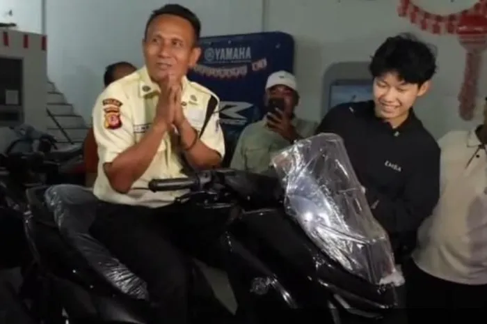Motor Dibakar Pendemo, Satpam DPRD Cirebon Langsung Dapat Ganti Yamaha NMAX Baru